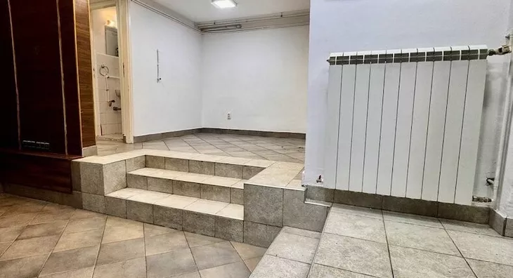 Poslovna zgrada | 4zida