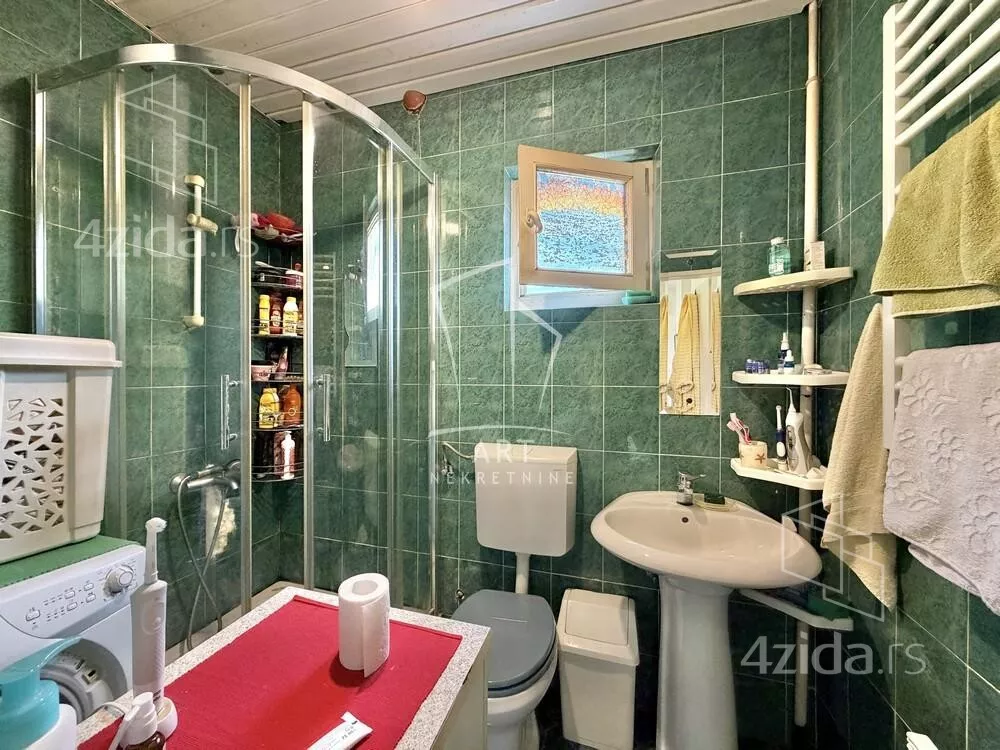 Petosoban stan | 4zida