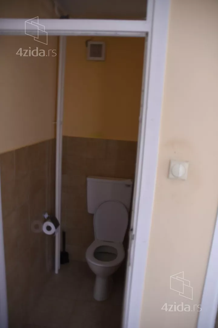 Četvoroiposoban stan | 4zida