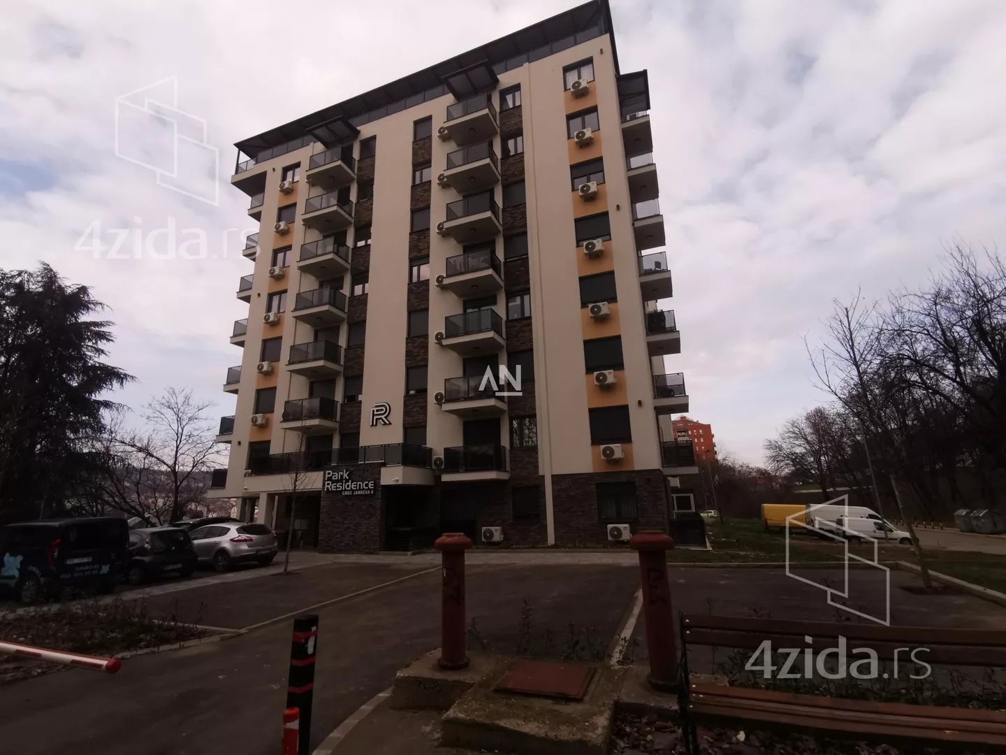 Garaža | 4zida