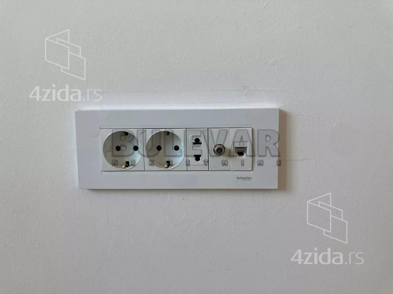 Lokal | 4zida