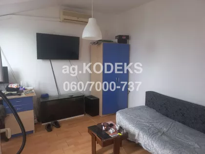 Crveni Pevac | 4zida.rs