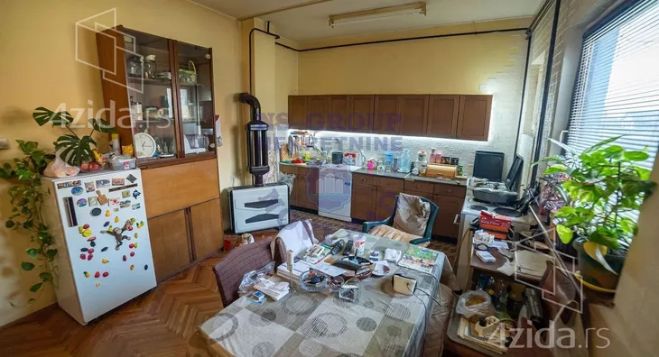 Sedmosoban stan | 4zida