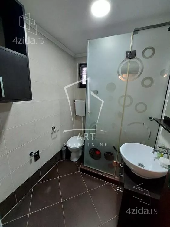 Četvoroiposoban stan | 4zida