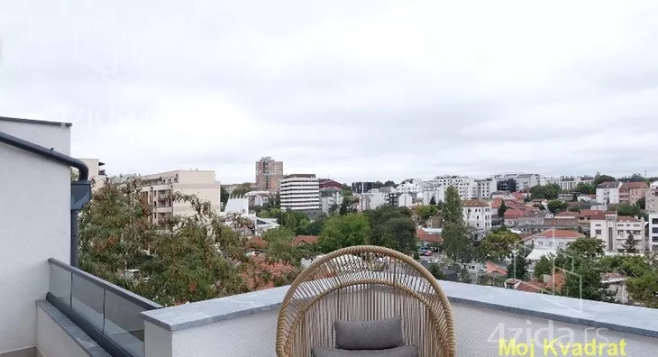 Šestosoban stan | 4zida