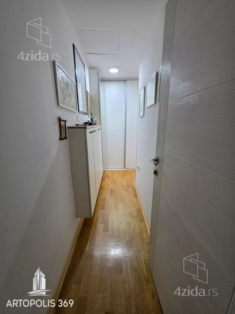Petosoban stan | 4zida