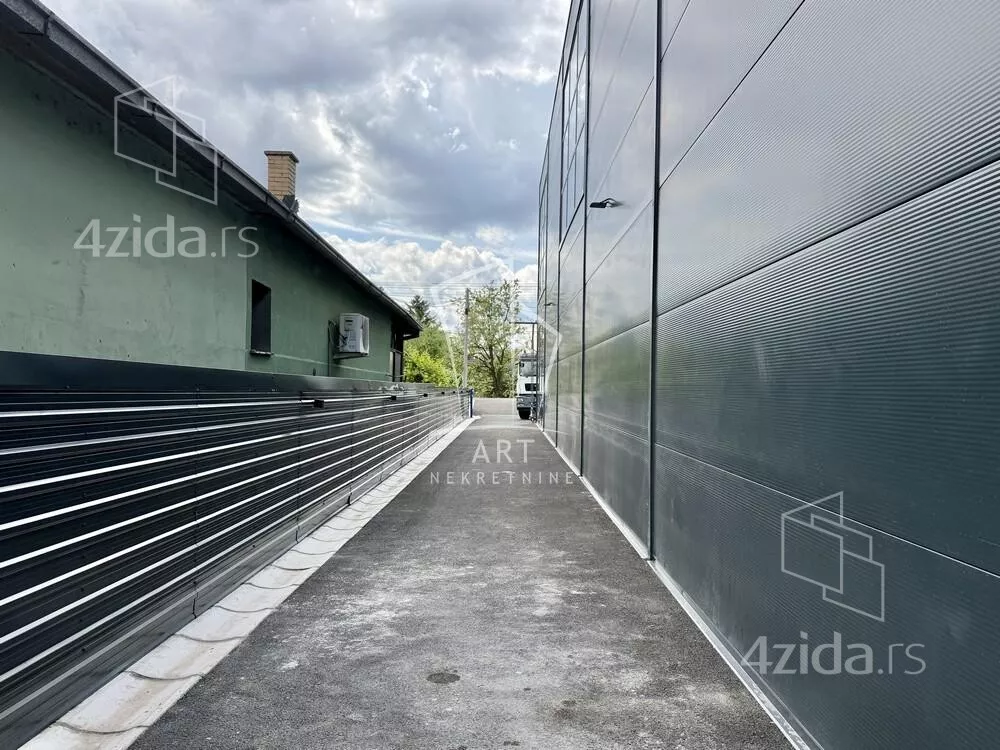 Poslovna zgrada | 4zida