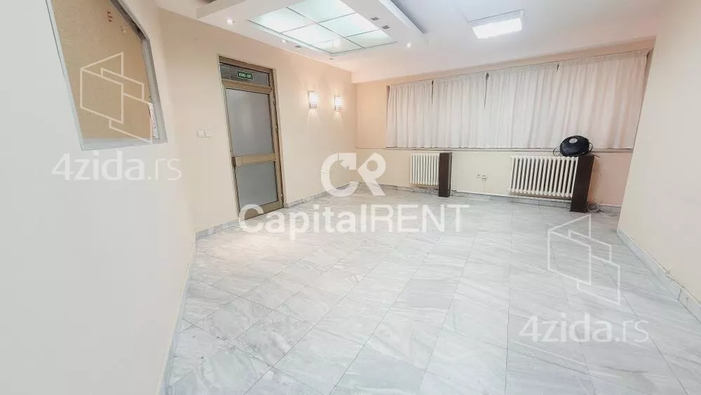 Poslovna zgrada | 4zida