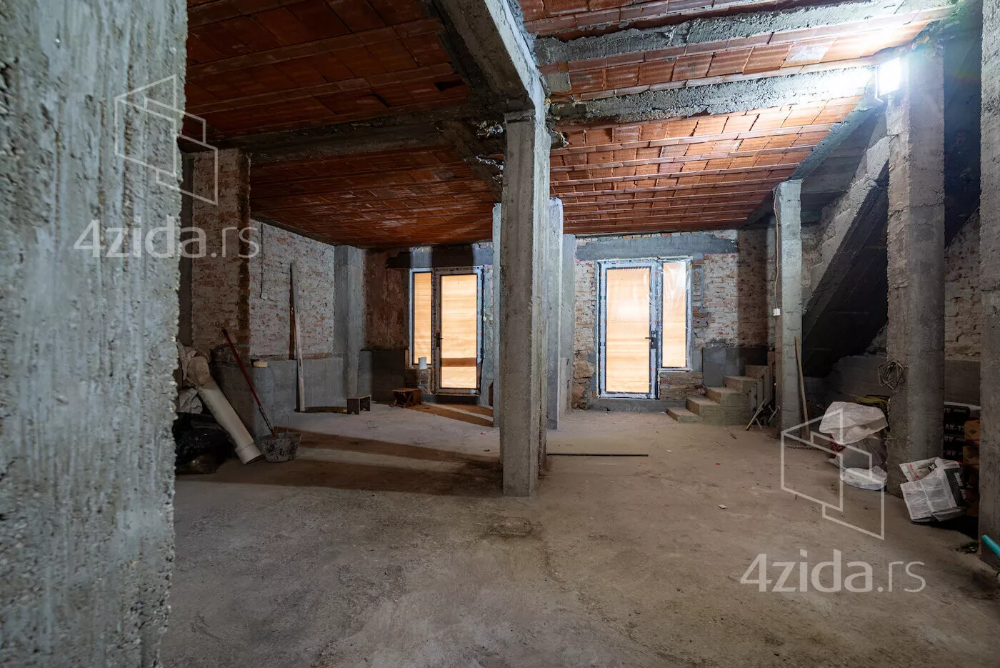 Poslovni prostor | 4zida