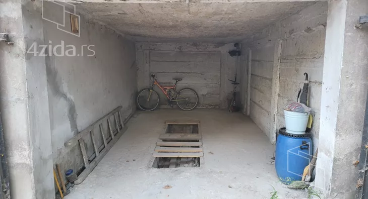 Garaža | 4zida