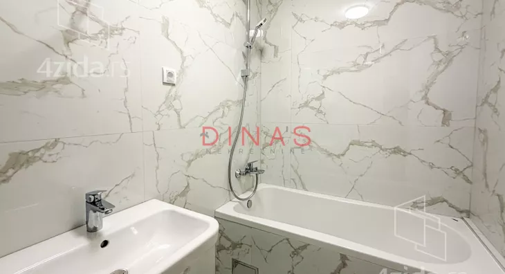 Šestosoban stan | 4zida