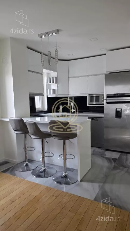 Petosoban stan | 4zida