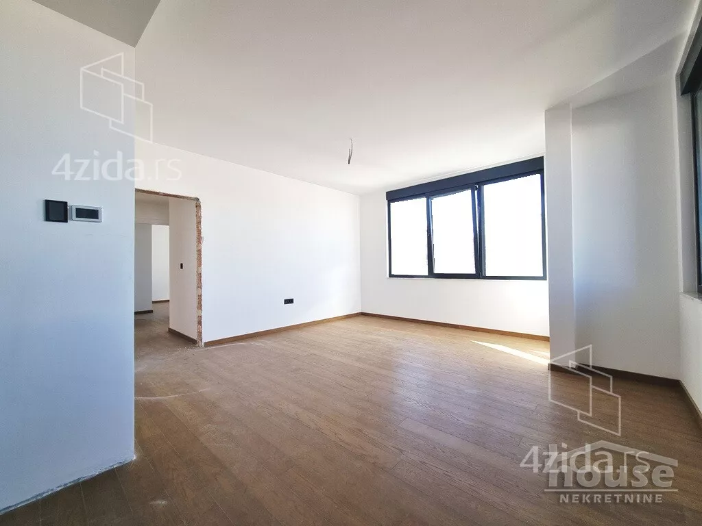 Četvoroiposoban stan | 4zida