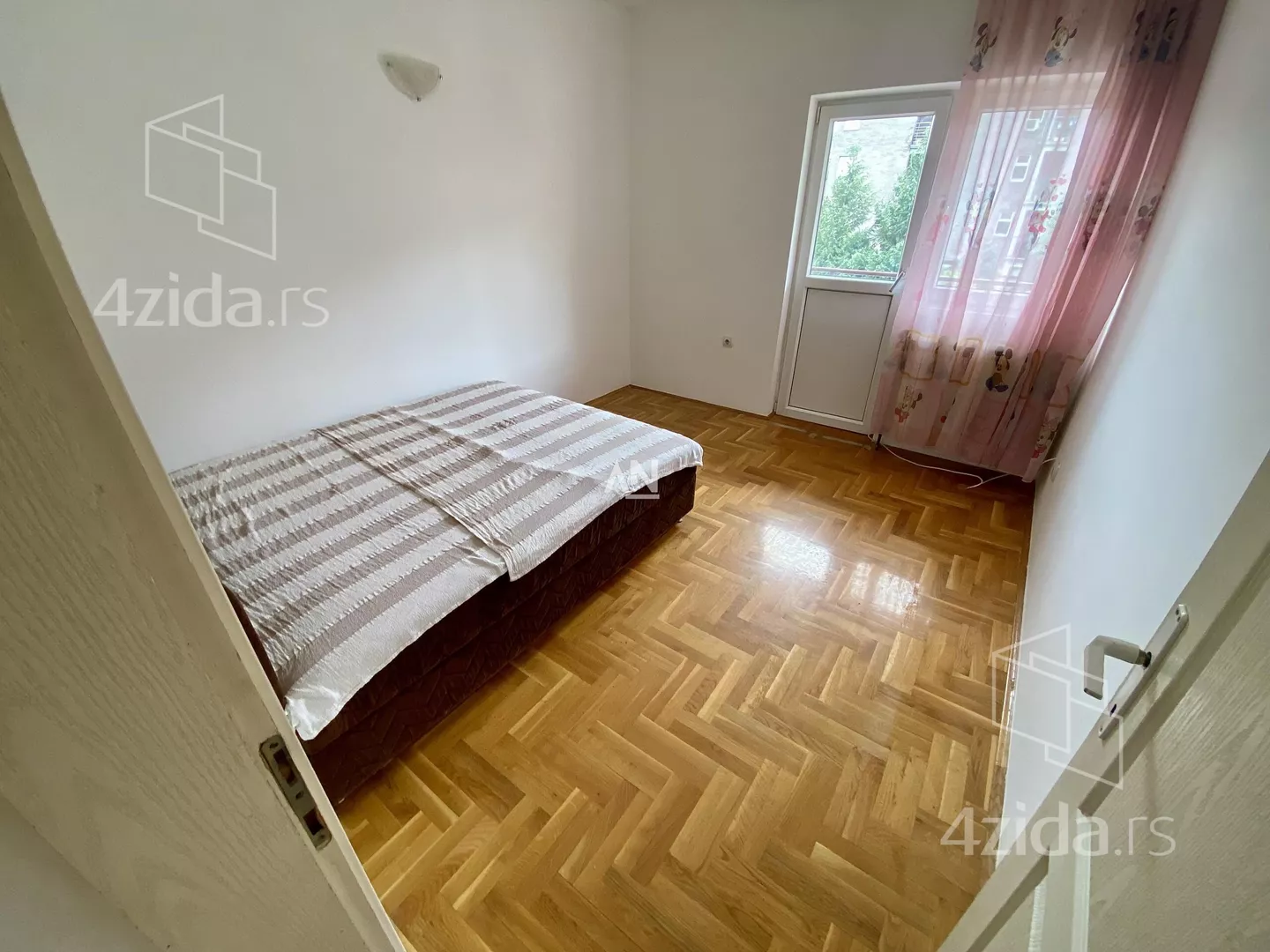 Šestosoban stan | 4zida