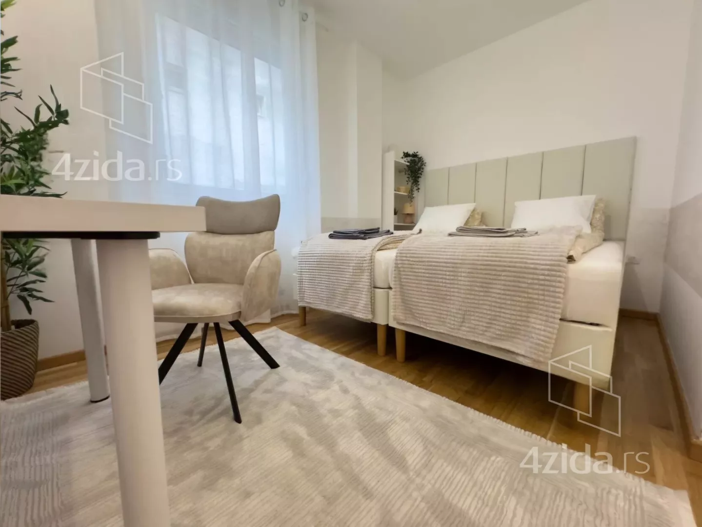 Troiposoban stan | 4zida