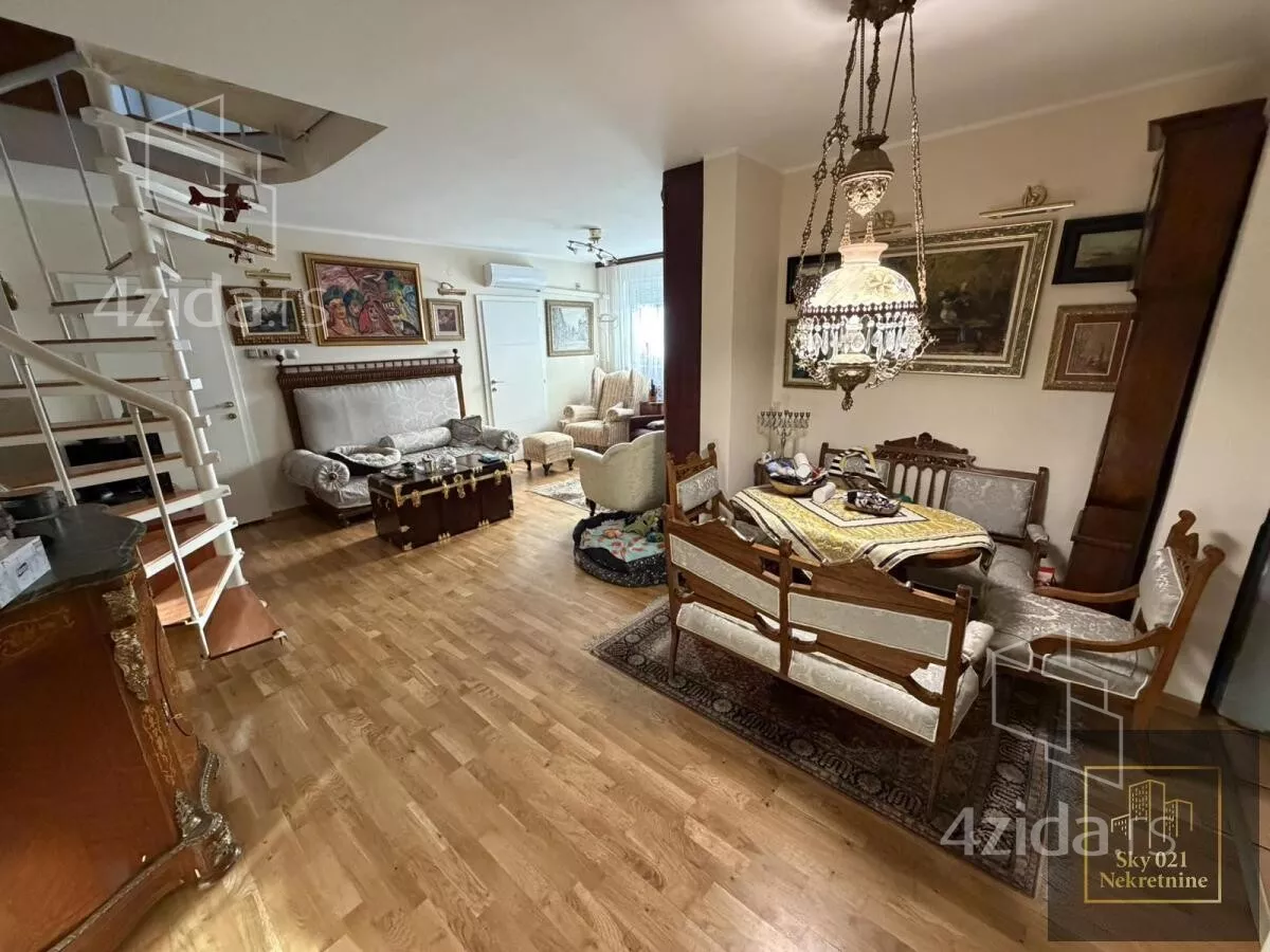 Četvoroiposoban stan | 4zida