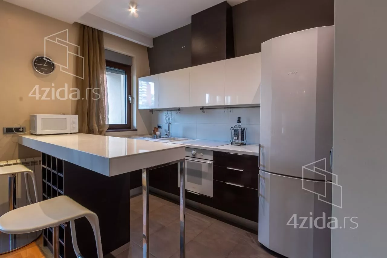 Petosoban stan | 4zida