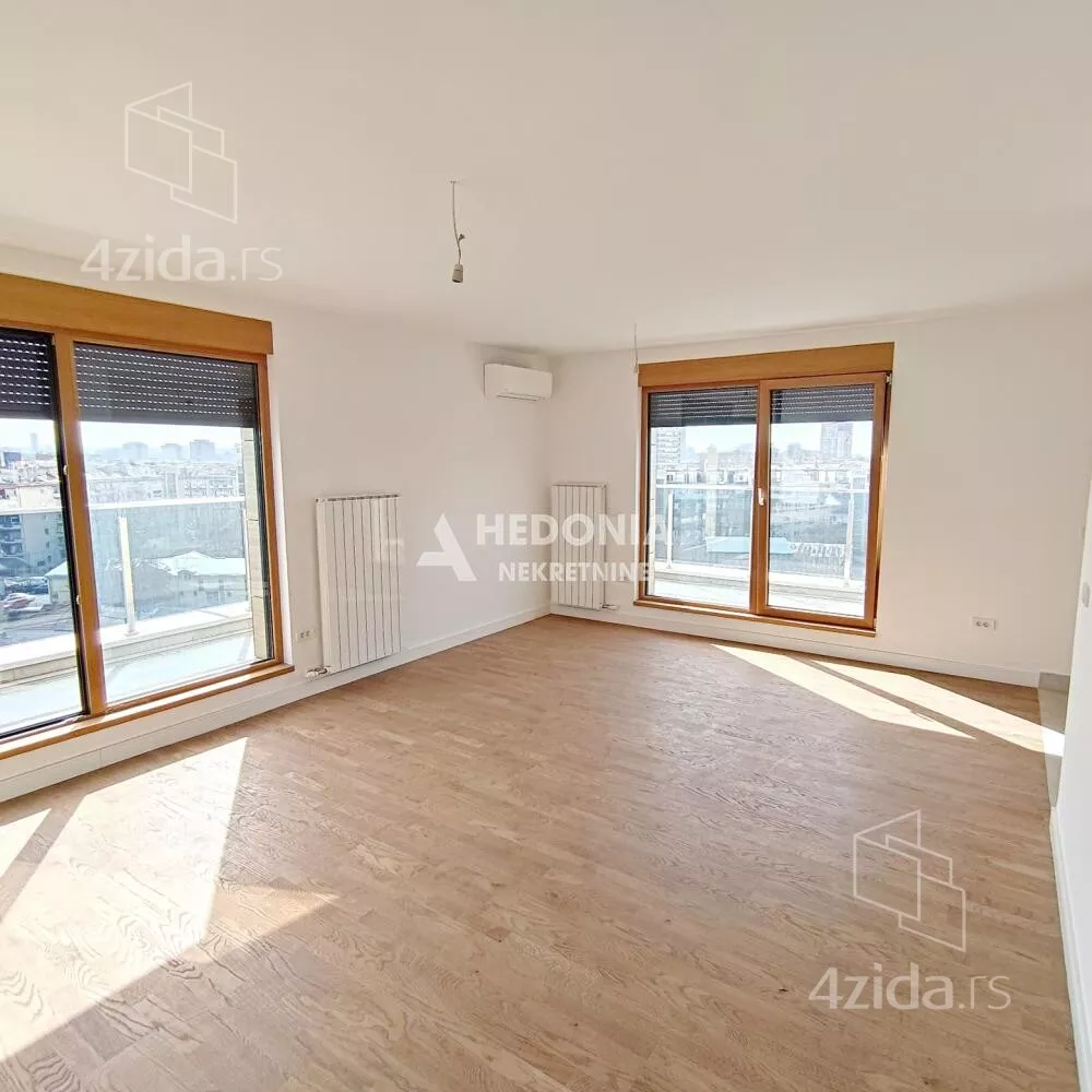 Četvoroiposoban stan | 4zida