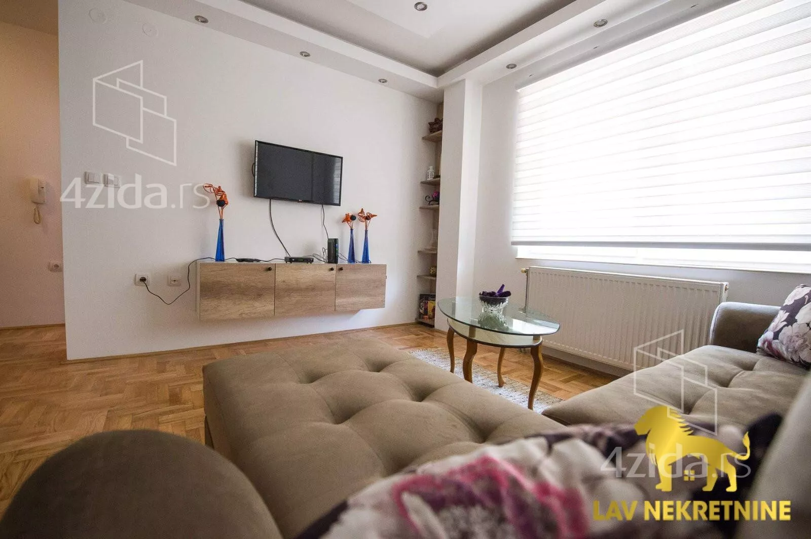 Jednoiposoban stan | 4zida