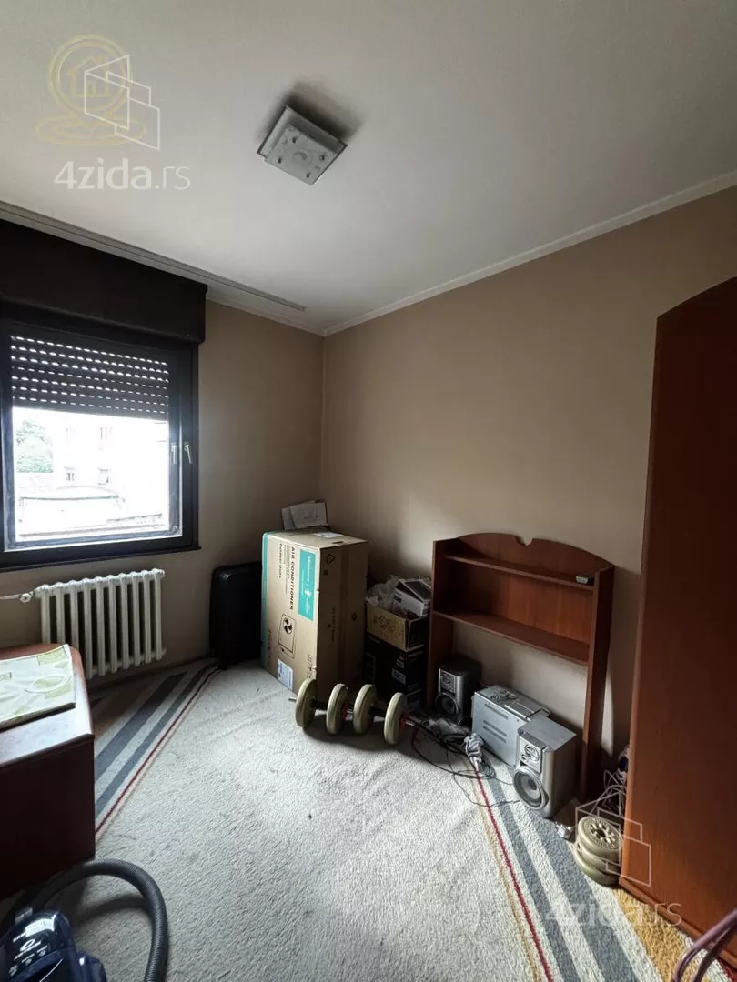 Četvoroiposoban stan | 4zida