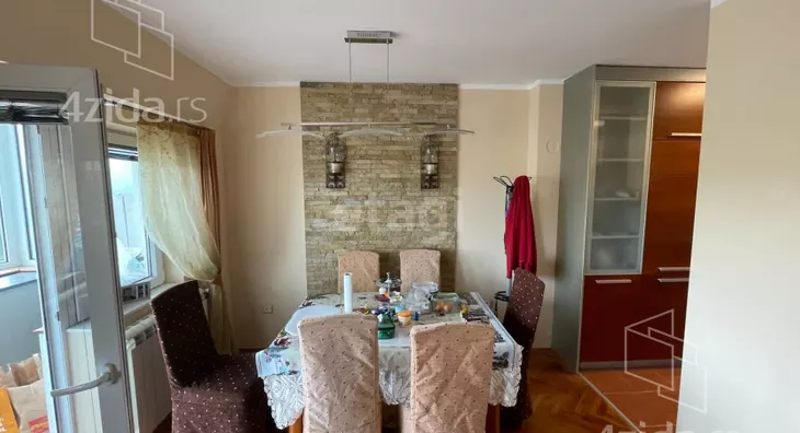 Troiposoban stan | 4zida