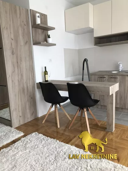 LUKIJANA MUŠICKOG | 4zida.rs