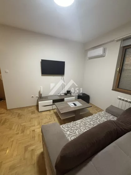 Lovćenska | 4zida.rs