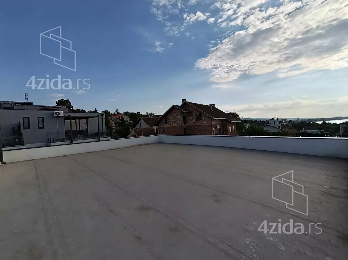 Četvoroiposoban stan | 4zida