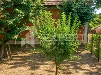 Knežica, Okolne lokacije, Doljevac | 4zida.rs