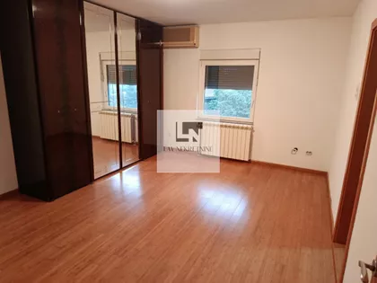 Vrčin | 4zida.rs