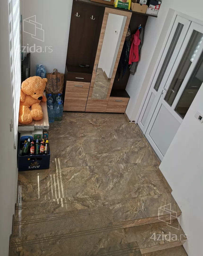 5-etažna kuća | 4zida