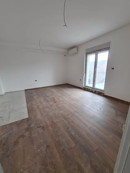Velibora Markovića 39 | 4zida.rs