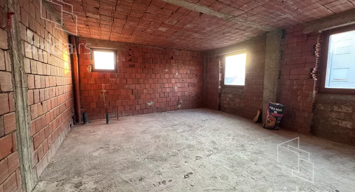 Četvoroiposoban stan | 4zida