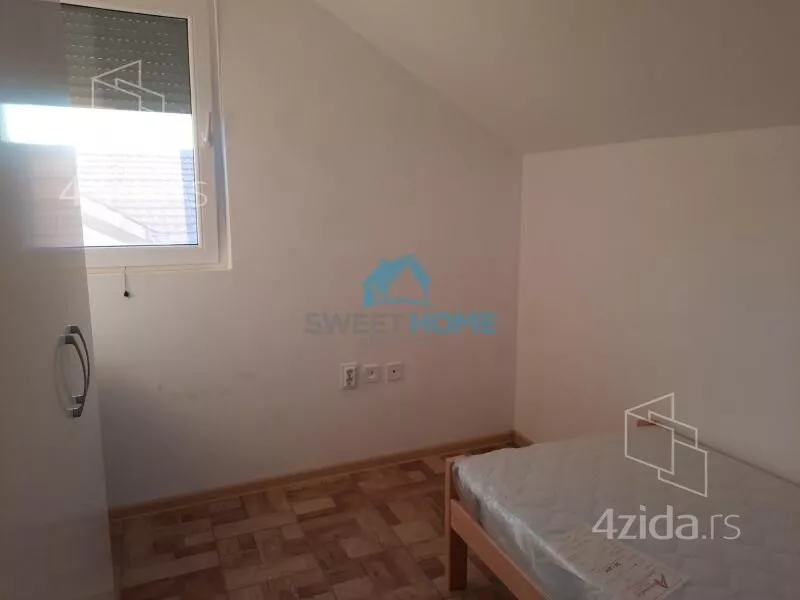 Četvoroiposoban stan | 4zida