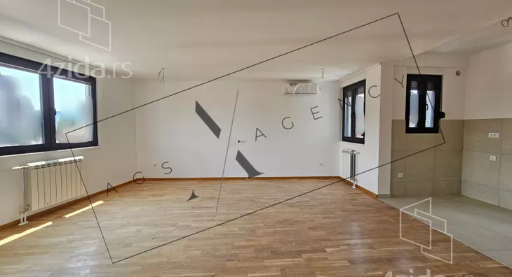 Četvoroiposoban stan | 4zida