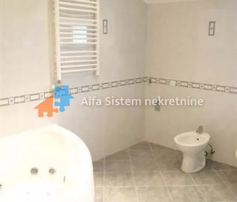 Šestosoban stan | 4zida