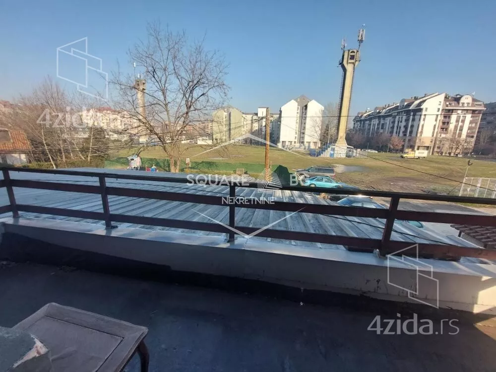 Šestosoban stan | 4zida