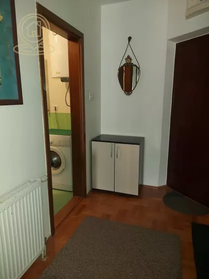 Ekonomski/Pravni Fakultet | 4zida.rs