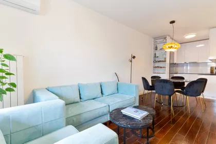 Crveni Krst Vračar | 4zida.rs