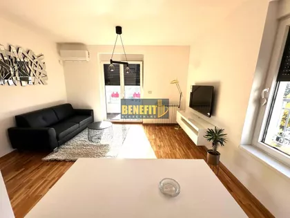 Hala Pionir | 4zida.rs