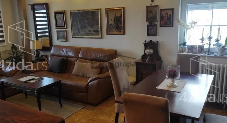 Troiposoban stan | 4zida