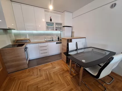 Trg Kosturnica | 4zida.rs