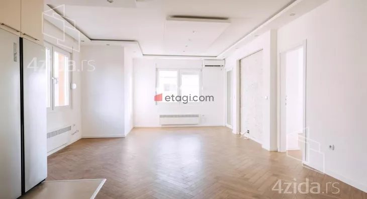 Sedmosoban stan | 4zida