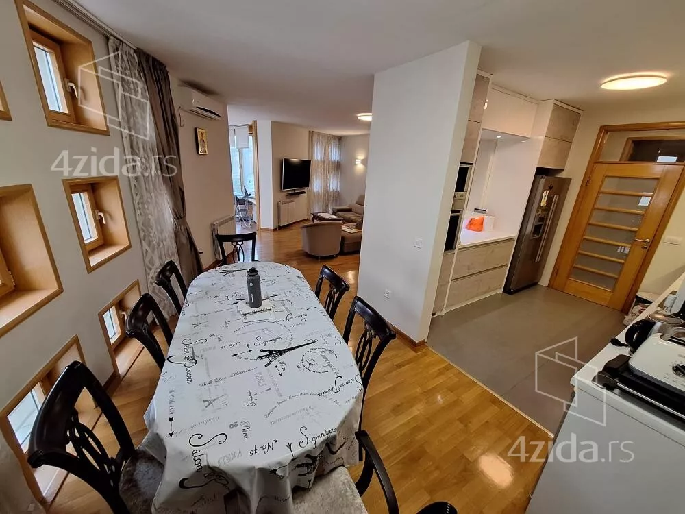 Petosoban stan | 4zida