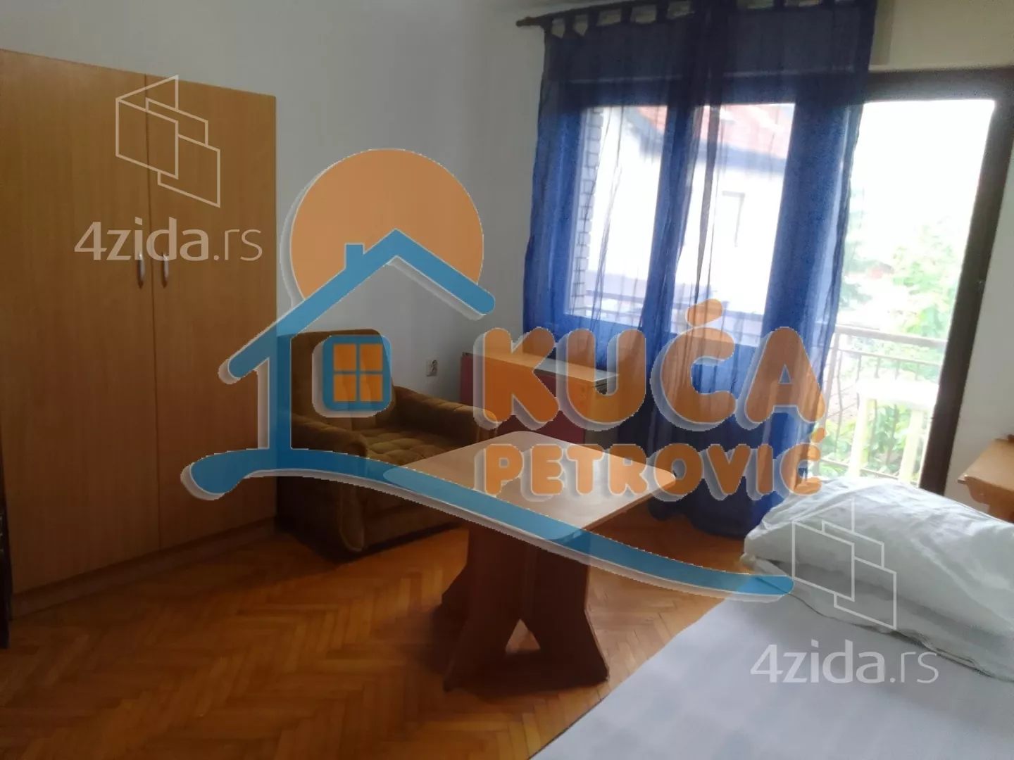 Troiposoban stan | 4zida