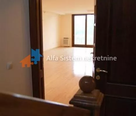 Šestosoban stan | 4zida