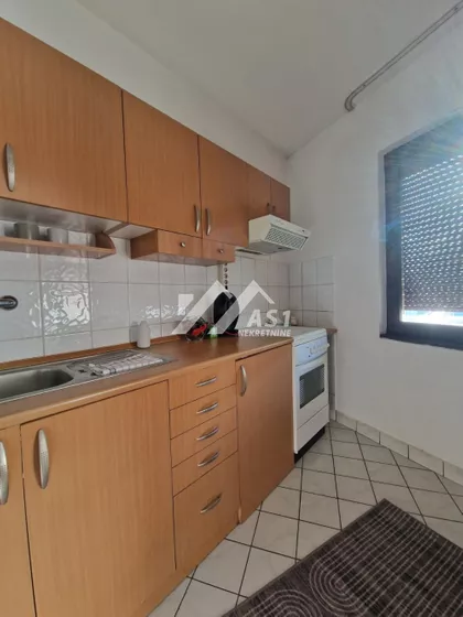 Pozorišni trg | 4zida.rs