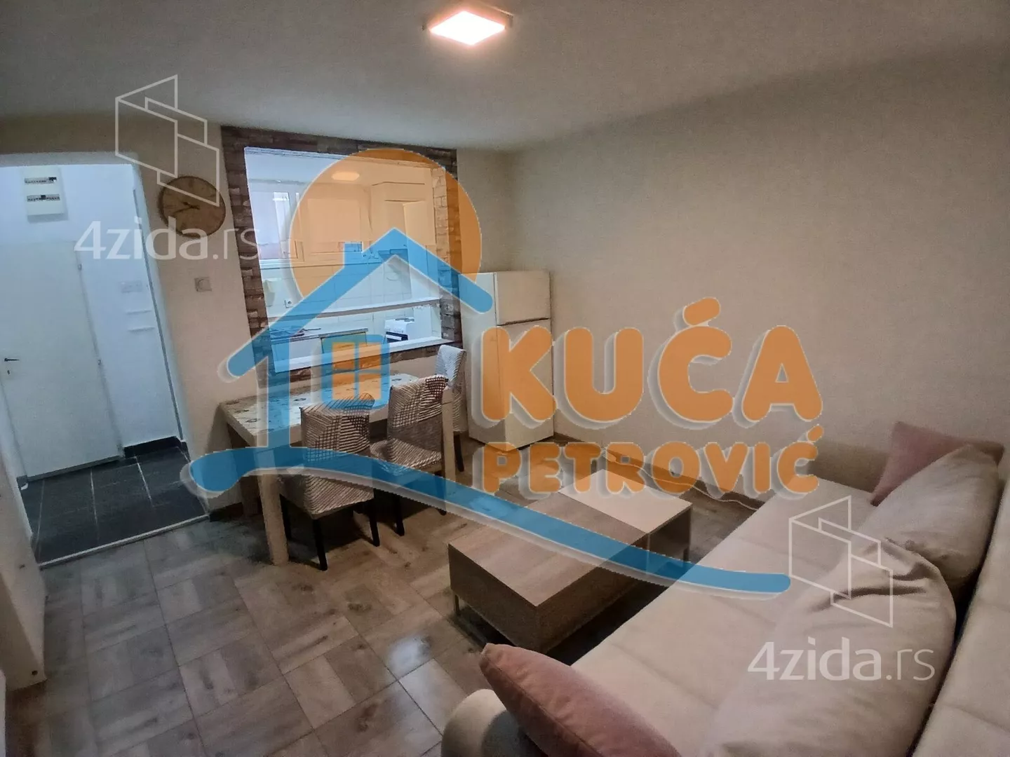 Jednoiposoban stan | 4zida