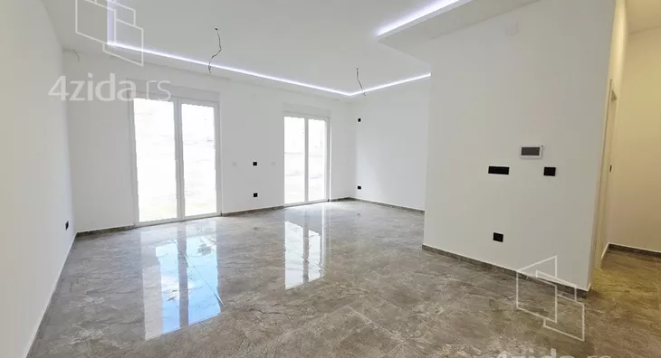 Četvoroiposoban stan | 4zida