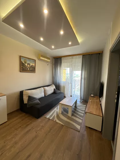 Bulevar Cara Lazara 100 | 4zida.rs